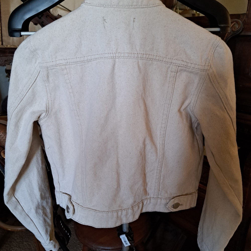 PrettyLittleThing Light Tan Jean Jacket - Picture 2 of 5